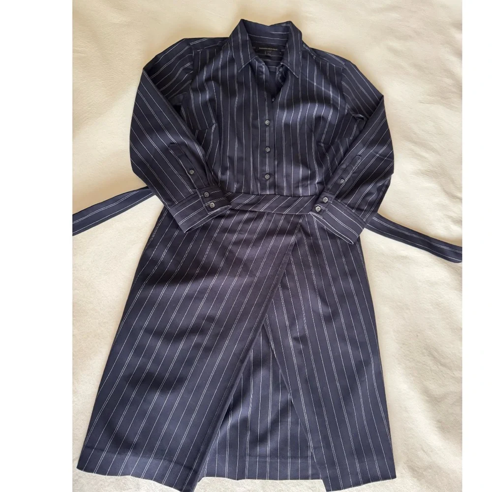 Banana Republic Banana Republic Pinstripe 
Tie-Waist Shirtdress. Size: 6 - Picture 7 of 12
